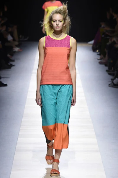 Look 12